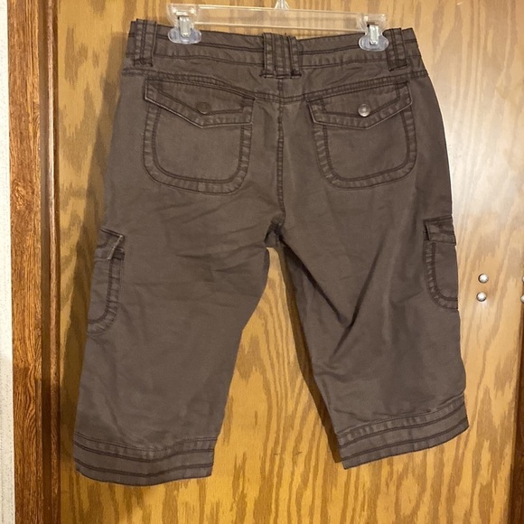 Aeropostale Bermuda Style Shorts size 7/8. (BT) - Picture 4 of 5